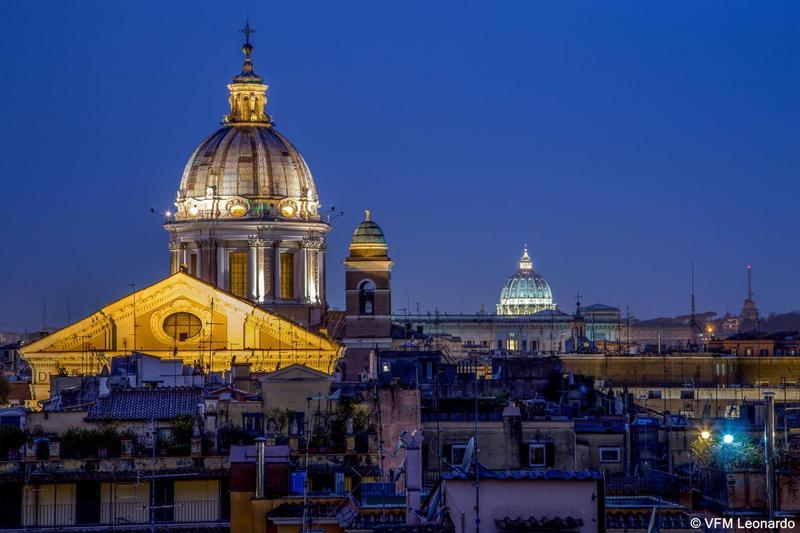 At The Spanish Steps View Рим Екстериор снимка