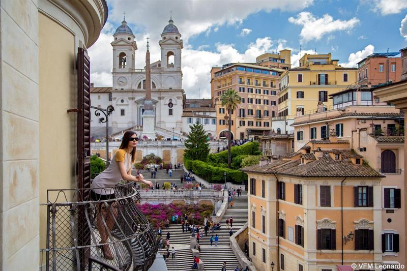 At The Spanish Steps View Рим Екстериор снимка